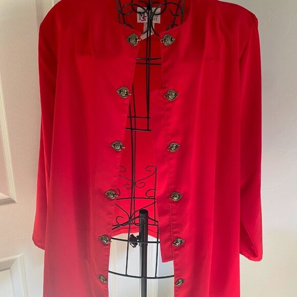 Maggie Sweet Vintage Red Jacket/Top with metal clasps - Picture 2 of 4